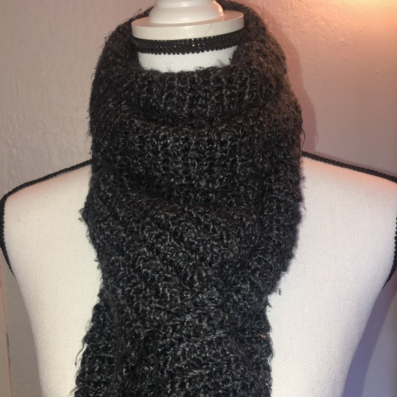 HANDMADE SCARF - Picture 5 of 5